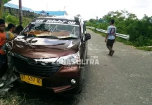 Diduga Mabuk, Pengemudi Xenia Tabrak Tiang Listrik Hingga Patah Diduga Mabuk, Pengemudi Xenia Tabrak Tiang Listrik Hingga Patah