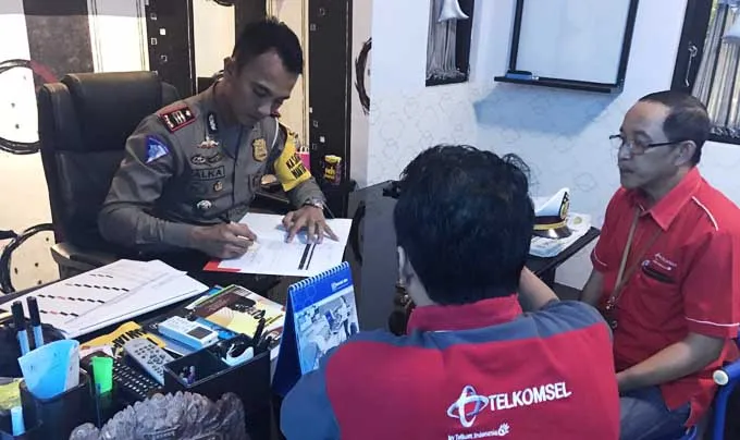 Muhammad Alka SIK dan telkomsel Mulai Senin, Pengguna Kartu Telkomsel Bakal Dapat SMS dari Sat Lantas Polres Kendari