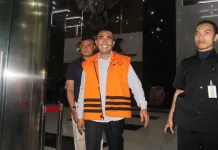 KPK Perpanjang Masa Penahanan Umar Samiun KPK Perpanjang Masa Penahanan Umar Samiun