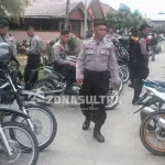 Lurah Anggilowu Diperiksa, Polres Kendari Turunkan 12 Pasukan Pengurai Massa di Kantor Panwaslih Lurah Anggilowu Diperiksa, Polres Kendari Turunkan 12 Pasukan Pengurai Massa di Kantor Panwaslih