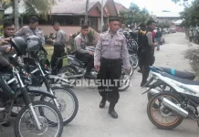 Lurah Anggilowu Diperiksa, Polres Kendari Turunkan 12 Pasukan Pengurai Massa di Kantor Panwaslih Lurah Anggilowu Diperiksa, Polres Kendari Turunkan 12 Pasukan Pengurai Massa di Kantor Panwaslih