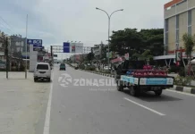 Warga Antusias Datang ke TPS, Sejumlah Jalan Protokol di Kendari Lengang Warga Antusias Datang ke TPS, Sejumlah Jalan Protokol di Kendari Lengang