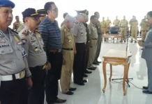 Plt Bupati Buton Kukuhkan Tim Unit Saber Pungli Plt Bupati Buton Kukuhkan Tim Unit Saber Pungli