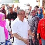 Walikota Kendari Datang Mencoblos Tanpa ADP Walikota Kendari Datang Mencoblos Tanpa ADP