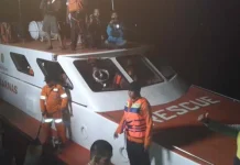 Kapal Feri Rute Bajoe-Kolaka Kandas di Laut Bone Kapal Feri Rute Bajoe-Kolaka Kandas di Laut Bone