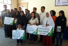 BPJS Ketenagakerjaan Kendari Serahkan Santunan JKM dan JKK pada Warga Kolaka BPJS Ketenagakerjaan Kendari Serahkan Santunan JKM dan JKK pada Warga Kolaka