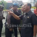Bupati Konsel Datangi Rumah Asrun yang Diduga Dibom Bupati Konsel Datangi Rumah Asrun yang Diduga Dibom