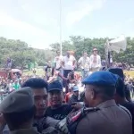Ribuan Warga Demo Desak Pelaku Pelecehan Etnis Moronene Ditangkap Ribuan Warga Demo Desak Pelaku Pelecehan Etnis Moronene Ditangkap