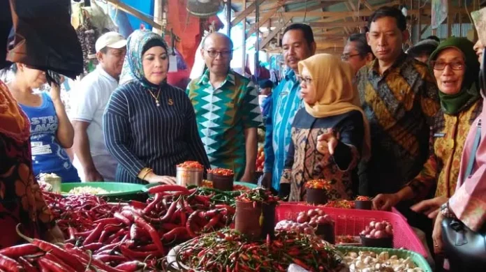 Tinjau Harga dan Pasokan Bahan Pangan, Dirjen Perdagangan Turun ke Pasar Basah Mandonga