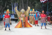 Ribuan Masyarakat Meriahkan Karnaval Budaya HUT Konawe Ribuan Masyarakat Meriahkan Karnaval Budaya HUT Konawe