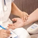 Wow, Biaya Pengurusan Berkas Calon Perawat Desa Capai Ratusan Juta Rupiah ilustrasi perawat