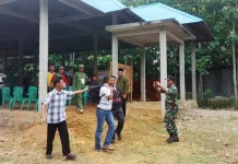 Tak Dapat Surat Panggilan, Seorang Warga Buat Ricuh di TPS 7 Kelurahan Ponggolaka Tak Dapat Surat Panggilan, Seorang Warga Buat Ricuh di TPS 7 Kelurahan Ponggolaka