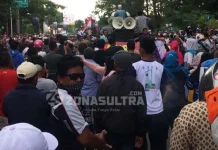 Massa Simpatisan Rasak-Haris Kembali Turun ke Jalan Massa Simpatisan Rasak-Haris Kembali Turun ke Jalan