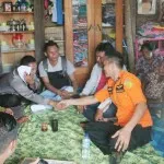 Dua Nelayan Bapak Anak Yang Hilang Di Perairan Timur Wangi-Wangi Berhasil Ditemukan Dua Nelayan Bapak Anak Yang Hilang Di Perairan Timur Wangi-Wangi Berhasil Ditemukan