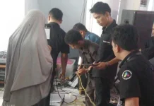 Debat Terbuka Calon Bupati Kolut Diwarnai Pemadaman Listrik Debat Terbuka Calon Bupati Kolut Diwarnai Pemadaman Listrik