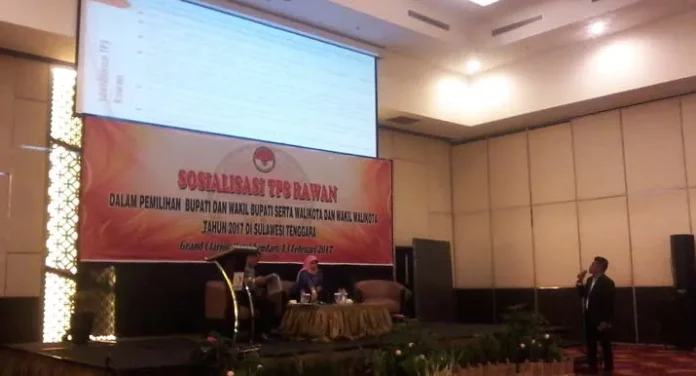 Bawaslu Sultra: Ada Oknum Kumpulkan C6 Warga Dengan Janji Diganti Uang