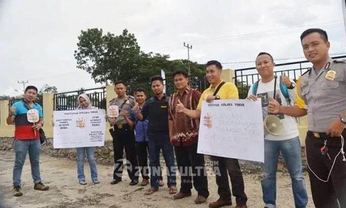 aksi_damai Kekerasan Terhadap Pers Marak, Jurnalis di Koltim Aksi Damai