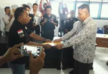 KPU Serahkan Hasil Pleno Penetapan Bupati Terpilih ke DPRD Mubar KPU Serahkan Hasil Pleno Penetapan Bupati Terpilih ke DPRD Mubar