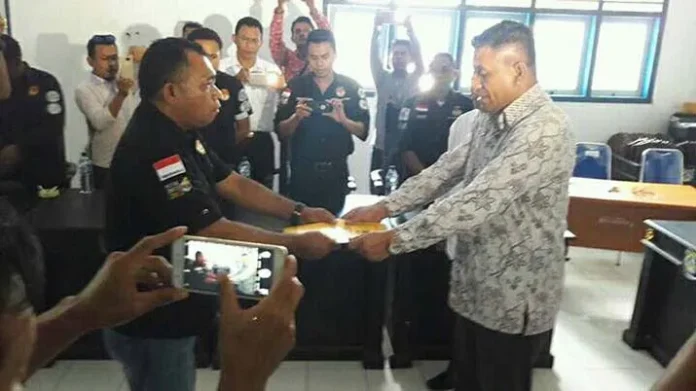 KPU Serahkan Hasil Pleno Penetapan Bupati Terpilih ke DPRD Mubar