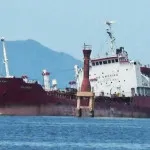 Kapal Pengangkut Minyak Sawit PT DJL Merusak Terumbu Karang di Kolaka Kapal Pengangkut Minyak Sawit PT DJL Merusak Terumbu Karang di Kolaka