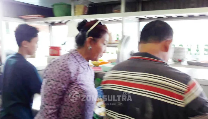 Warga Kolaka Ini Bangga Menteri Susi Mampir Makan di Warung Bakso Miliknya