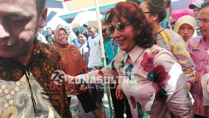 Kunjungi PPI Kendari, Menteri Susi Disambut Meriah Ratusan Nelayan