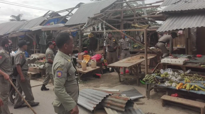 Tak Ada Penyampaian Tertulis untuk Pembongkaran Kios, Pedagang Pasar Panjang Kecewa