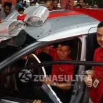 Tukarkan Poin di Undian Pesta Akhir Tahun Telkomsel, Petani Merica Asal Konawe Ini Dapat Mobil Tukarkan Poin di Undian Pesta Akhir Tahun Telkomsel, Petani Merica Asal Konawe Ini Dapat Mobil