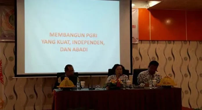 PGRI Sultra Himpun Persoalan-Persoalan yang Dihadapi Guru