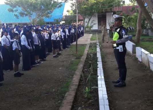 Operasi Simpatik Di Butur, Sat Lantas Polres Muna Goes To School Operasi Simpatik Di Butur, Sat Lantas Polres Muna Goes To School