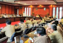 Minim, Nur Alam Minta Panitia HUT Sultra Pandai Kelola Anggaran Minim, Nur Alam Minta Panitia HUT Sultra Pandai Kelola Anggaran