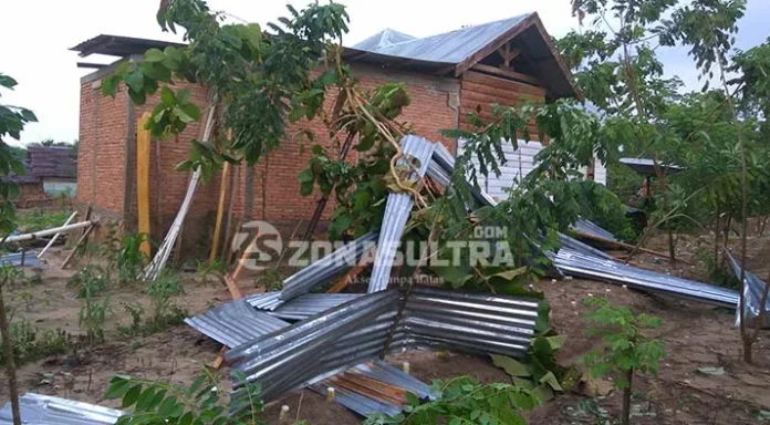 rumah_rusak_konsel Ini Data Kerusakan Yang Ditimbulkan Angin Puting Beliung di Konsel