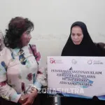 Menteri Susi Serahkan Santunan Rp 160 Juta ke Keluarga Nelayan yang Meninggal Menteri Susi Serahkan Santunan Rp 160 Juta ke Keluarga Nelayan yang Meninggal