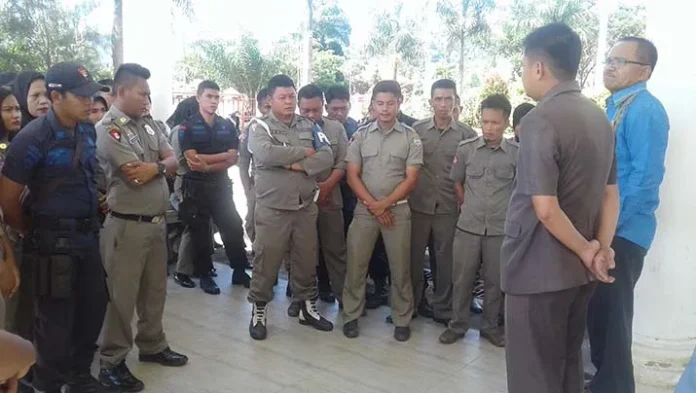 Honor Tak Kunjung Dibayar, Honorer Satpol PP Datangi DPRD Konut