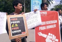 Puluhan Jurnalis Kendari Berdemo Tuntut Polisi Penjarakan Oknum PNS RS Muna Puluhan Jurnalis Kendari Berdemo Tuntut Polisi Penjarakan Oknum PNS RS Muna