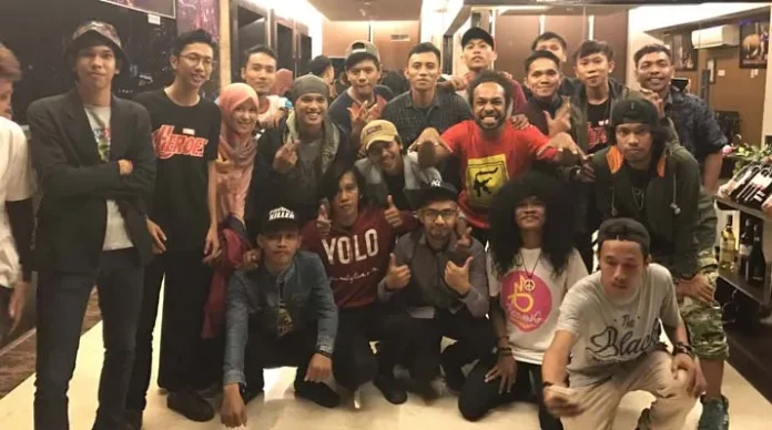 Setiap Kamis Komunitas Stand Up Comedy Bakal Hibur Pengunjung Hotel Clarion