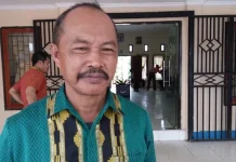 BPBD Taksir Kerugian Akibat Banjir dan Angin Kencang Capai Ratusan Juta Kepala BPBD Kendari, Suhardi