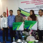 200 Tenaga Kerja Informal Sultra Dapat Perlindungan BPJS 200 Tenaga Kerja Informal Sultra Dapat Perlindungan BPJS