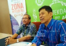 BPS: Sensus Ekonomi Penentu Kebijakan Pemerintah Kepala BPS Sultra Atqo Mardiyanto (kanan) dan Deputi Bidang Statistik Distribusi dan Jasa BPS RI Sasmito Hadi Wibowo (kiri)
