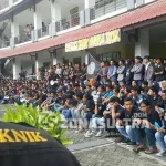 Rekan Dianiaya, Ratusan Mahasiswa Teknik UHO Berkumpul Tuntut Pelaku Segera Ditangkap Rekan Dianiaya, Ratusan Mahasiswa Teknik UHO Berkumpul Tuntut Pelaku Segera Ditangkap