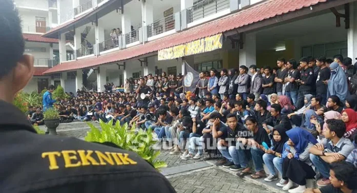 Rekan Dianiaya, Ratusan Mahasiswa Teknik UHO Berkumpul Tuntut Pelaku Segera Ditangkap
