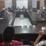 Datangi DPRD Sultra, Masyarakat Moramo Desak Dewan Hentikan Aktivitas PT SRNA Datangi DPRD Sultra, Masyarakat Moramo Desak Dewan Hentikan Aktivitas PT SRNA