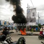 Puluhan Mahasiswa UHO Demo Protes Penertiban Lapak PKL Puluhan Mahasiswa UHO Demo Protes Penertiban Lapak PKL