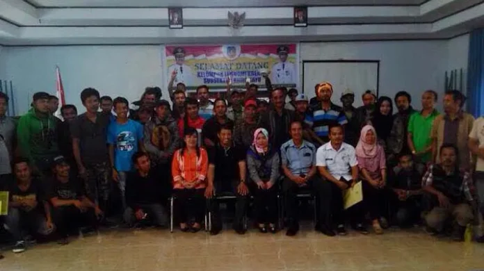 Tingkatkan Kreativitas Pengrajin Limbah Kayu, Dispar Konsel Gelar Workshop