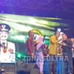 Dihadiahi Kue Ultah oleh Bank Sultra, Nur Alam Suapkan Potongan Pertama ke “Kekasih Tercintanya” Dihadiahi Kue Ultah oleh Bank Sultra, Nur Alam Suapkan Potongan Pertama ke "Kekasih Tercintanya"