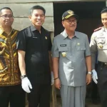 Jelang HUT Konsel, Pemda dan DPRD Turun Langsung Bedah Rumah Kumuh Jelang HUT Konsel, Pemda dan DPRD Turun Langsung Bedah Rumah Kumuh