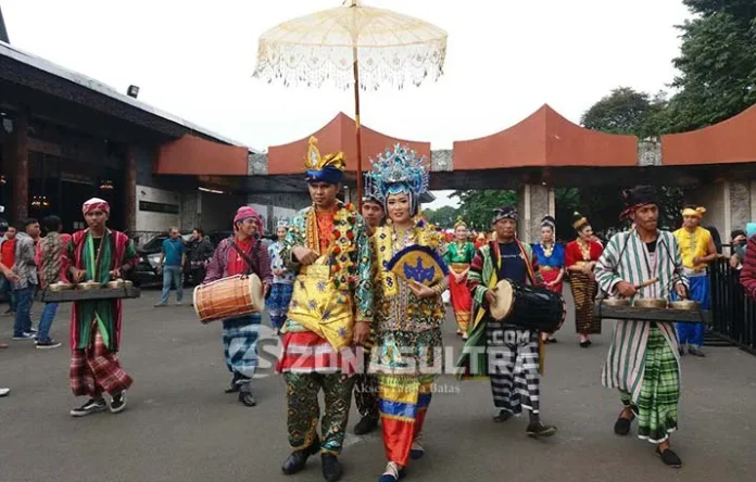 HUT TMII ke 42, Buton Tampilkan Kostum dan Tarian Kesultanan