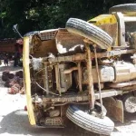 Tak Bisa Mendaki, Truk Pemuat Sawit Terbalik di Konut Tak Bisa Mendaki, Truk Pemuat Sawit Terbalik di Konut