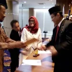 Rektor USN Dikukuhkan Sebagai Ketua DPD ADRI Sultra Rektor USN Dikukuhkan Sebagai Ketua DPD ADRI Sultra