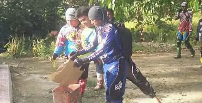Komunitas Motor di Butur Bersihkan Objek Wisata